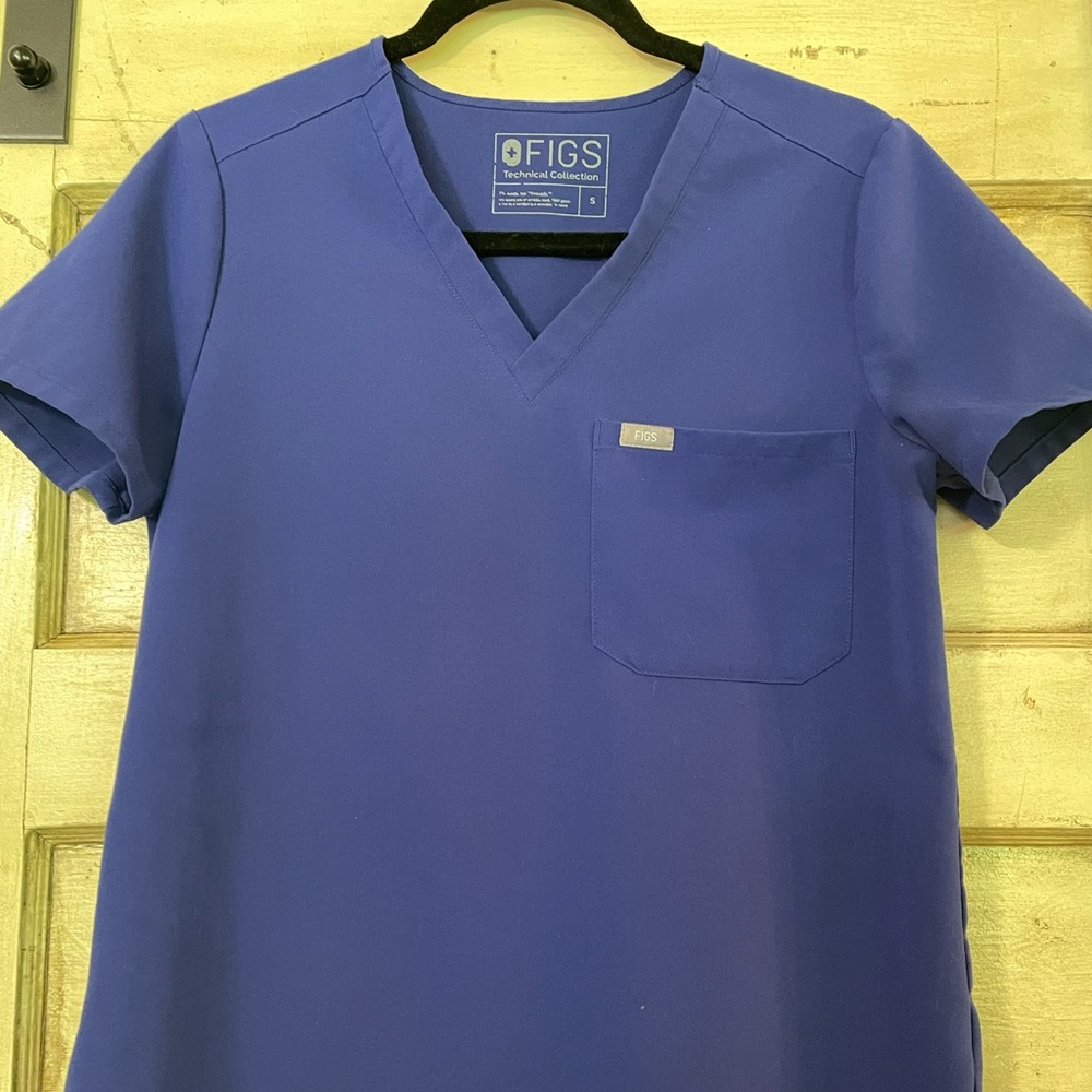 Figs Scrub Top